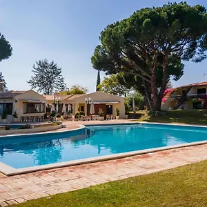 gorgeous-2bdr-apartment-w-patio-pool-by-lovelystay.hotelaalgarve.com/